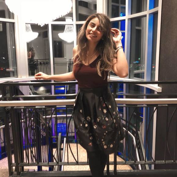 Meet your Posher, Yasmina - Picture 1 of 1